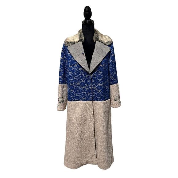 Hip Curve Embroidered Trench Coat With Lace & Sherpa Accents NWT - Picture 4 of 17